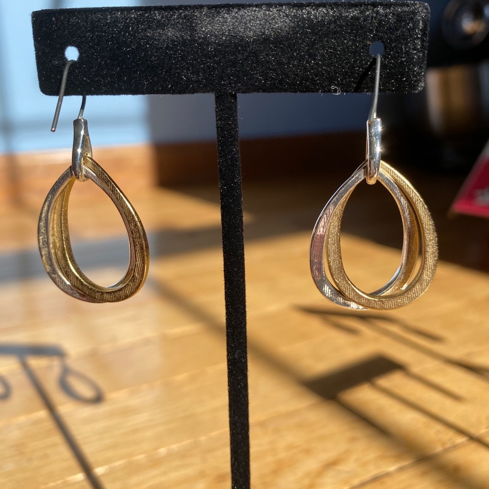 Tricolor dangle earrings